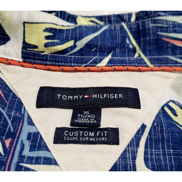 Tommy Hilfiger Custom Fit Hibiscus Button Up  Hawaiian Tropical Print XL NWOT - Picture 6 of 11